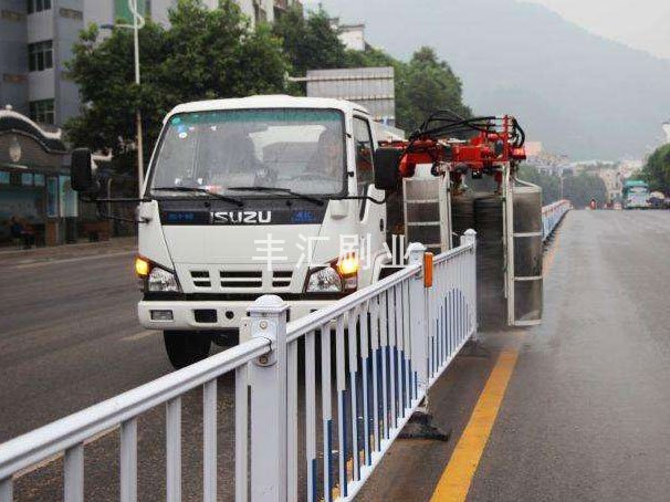護(hù)欄清洗刷廠家